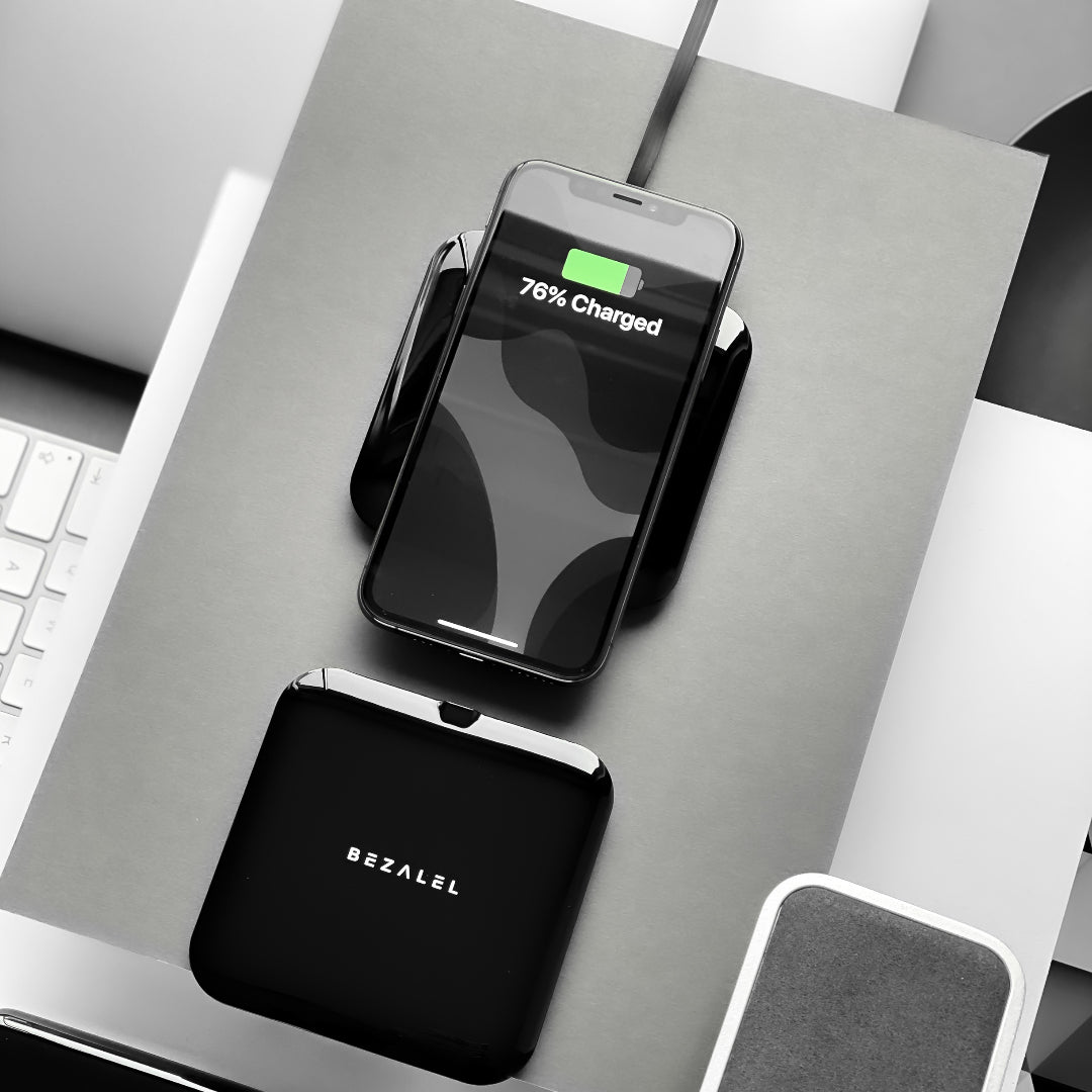 Thinnest Most Portable Fast-Charging Wireless Charger