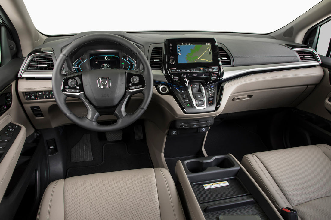 2018 Honda Odyssey Has Huge Wireless Charging Pad